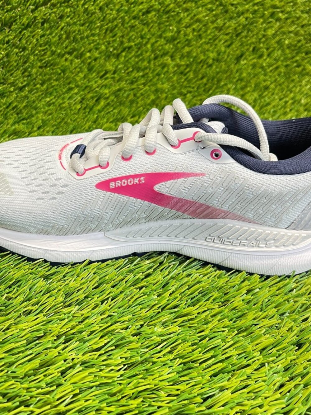 Brooks Addiction GTS 15 Womens Size 6 Gray Pink Athletic Running Shoes Sneakers - Picture 2 of 10
